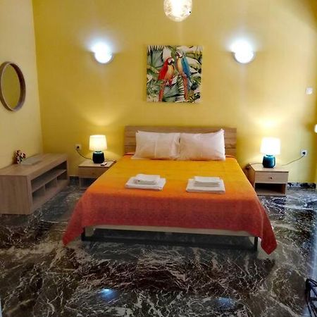 Thissio Apartment Philoxenia アテネ エクステリア 写真